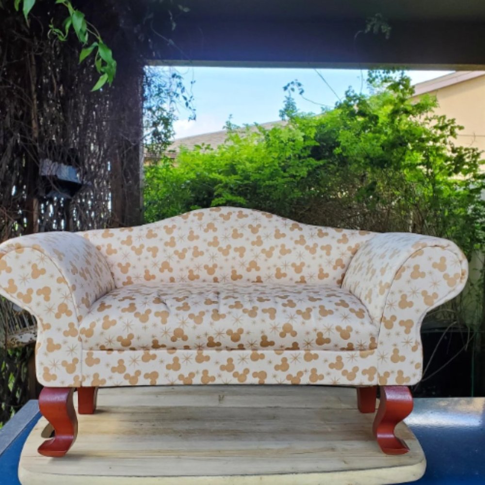 Mickey Pet Couch